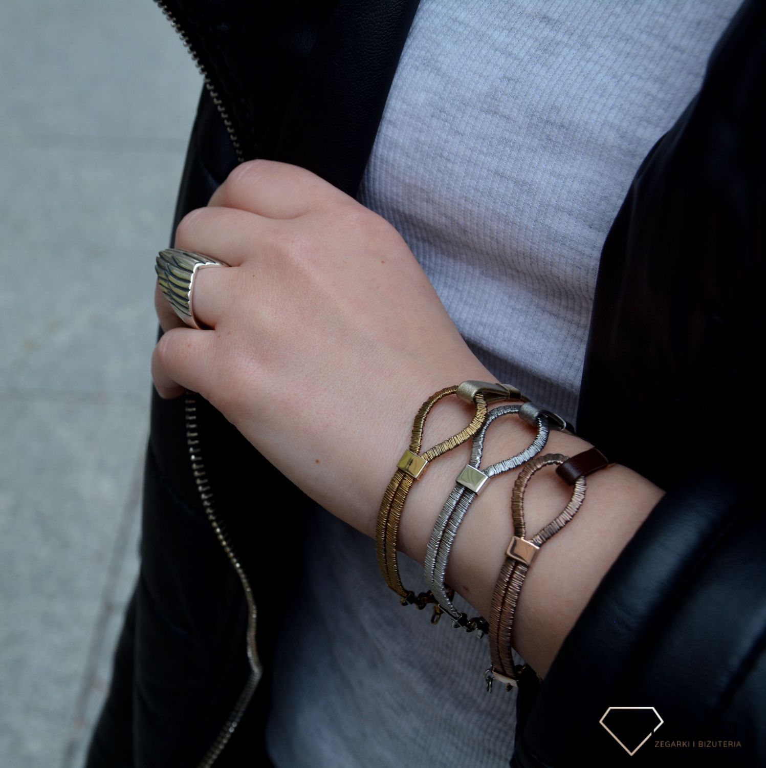 Bransoletka srebrna damska Fope skóra srebro ✓Fope bransoletki ✓ Srebrne bransoletki w sklepie zegarki-diament.pl✓ Autoryzowany sklep✓ Kurier Gratis 24h✓ Gwarancja najniższej ceny✓ Grawer 0zł✓Zwrot 30 dni✓Negocja.jpg